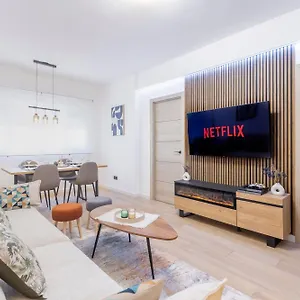 https://apt-fully-renovated-in-the-heart-of-fuengirola-2-min.es-andalucia.com